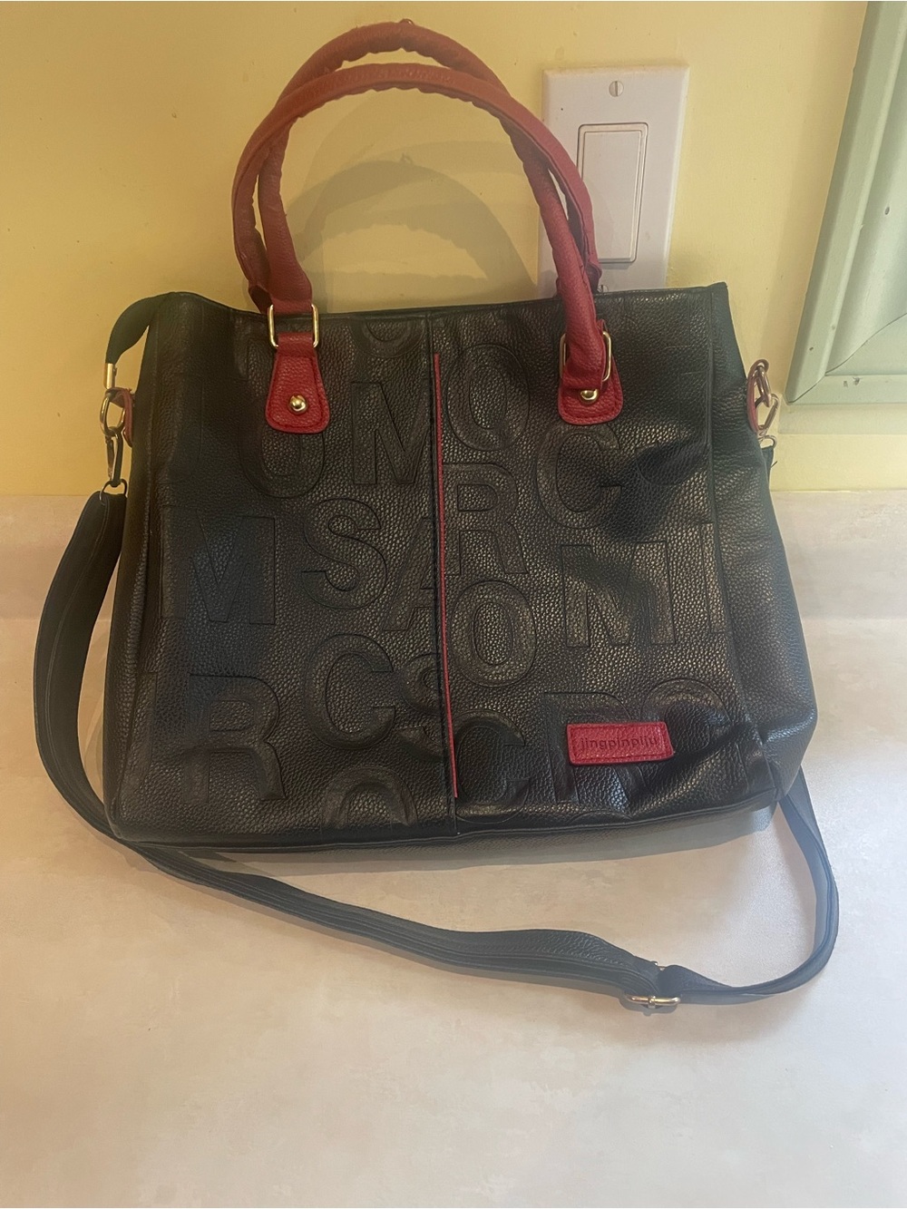 Black and Red Faux Leather JINGPIN PIJU Shoulder Bag